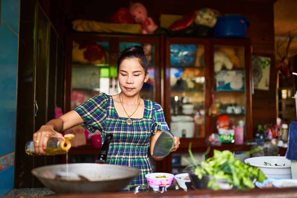 ตามรอย 5 ร้านเด็ดเจ้าดังที่เปิดมานาน จนต้องลองสักครั้งในชีวิต! | P-Park Hotel โรงแรมมุสลิมย่านบางพลัด - จรัญสนิทวงศ์